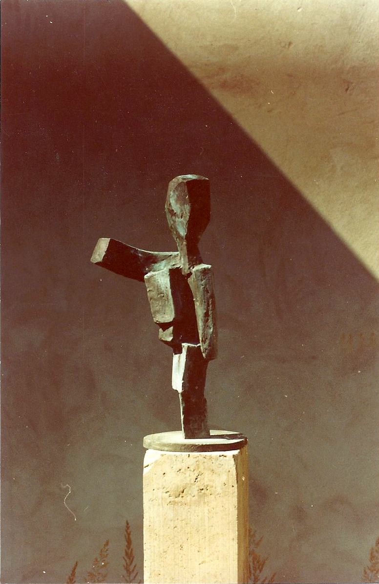 Frau mit ausgestrecktem Arm Frau mit ausgestrecktem Arm