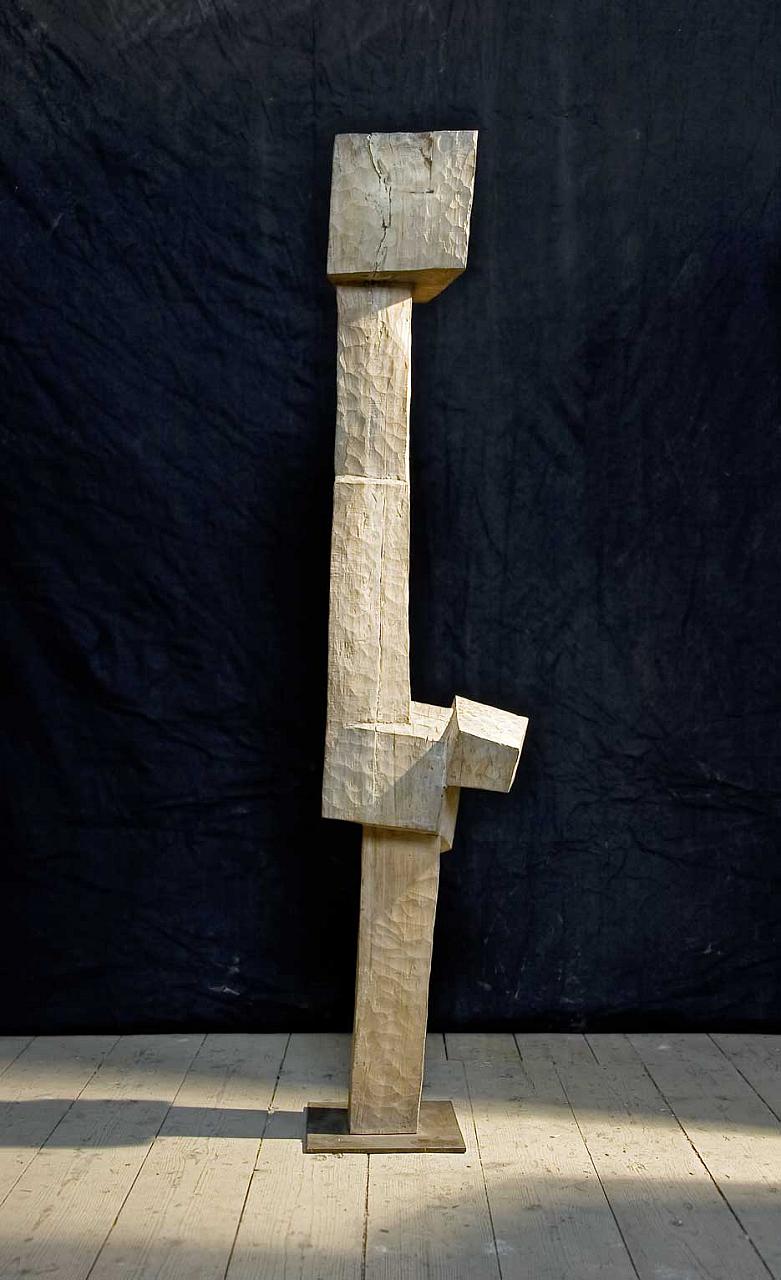 Mann mit kleinem Balkon Mann mit kleinem Balkon