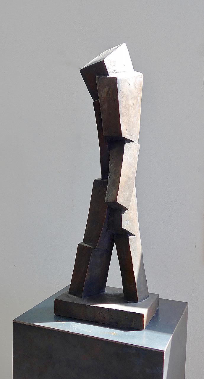 Mann mit gegrätschten Beinen Mann mit gegrätschten Beinen