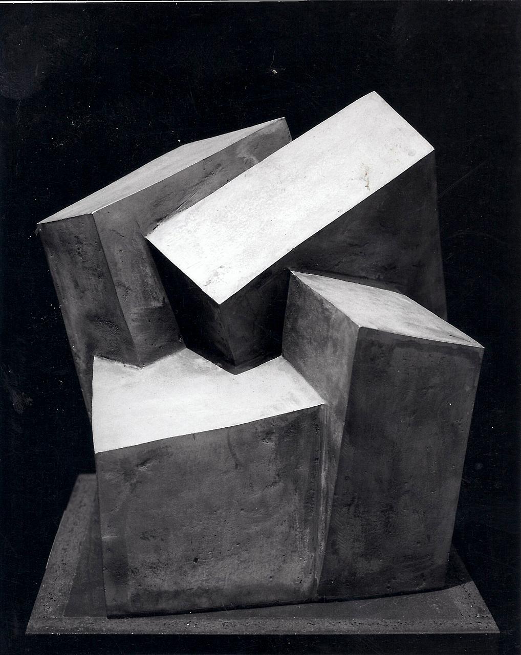 Durchdringung auf fünfeckigem Grundriss Durchdringung auf fünfeckigem Grundriss