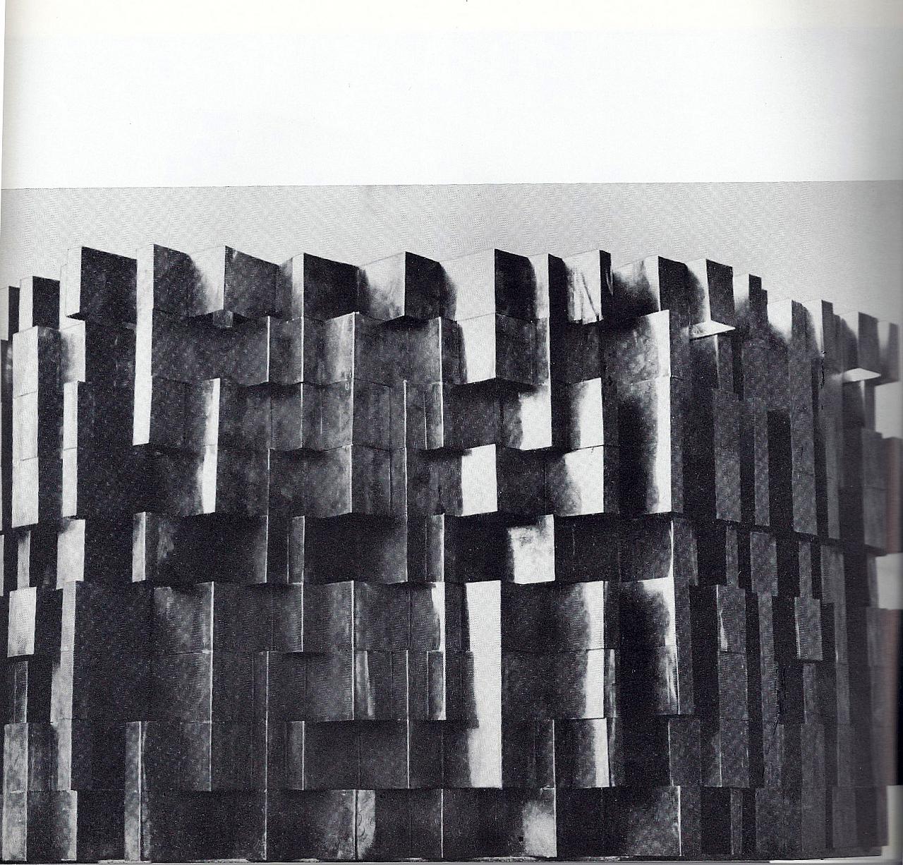 Konstruktion in Kupfer (Kaufhaus Kastner & Öhler, Judenburg, Steiermark Konstruktion in Kupfer (Kaufhaus Kastner & Öhler, Judenburg, Steiermark